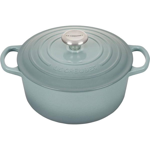A seasalt/ green colored 3 - 1/2 Quart Le Creuset Signature Enameled Cast Iron Round French/Dutch Oven